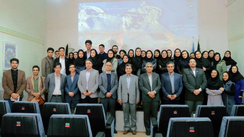 برگزاری جلسه تقدیر از دست اندرکاران و برگزارکنندگان چهارمین همایش ملی باستان شناسی ایران در دانشکده هنر