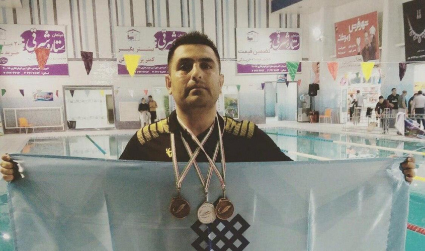 درخشش رامین رحمانپور با کسب سه مقام در مسابقات شنای کارگران کشور