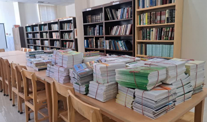 اهدای 971 جلد نشریه به کتابخانه مرکزی آستان قدس رضوی