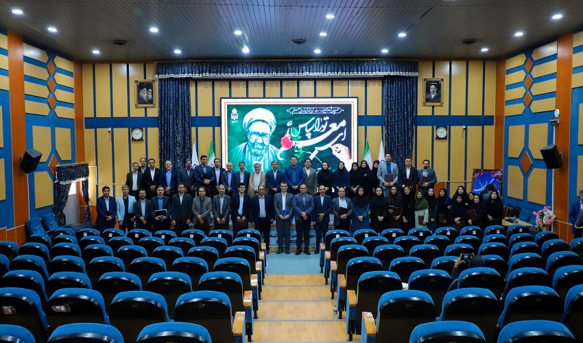 برگزاری آیین گرامیداشت دهه سرآمدی آموزش و تجلیل از سرآمدان آموزشی و فرهنگی دانشگاه بیرجند