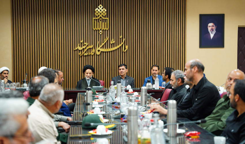 مراسم روز ملی بسیج اساتید و گرامیداشت شهید چمران در دانشگاه بیرجند برگزار شد